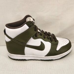 Nike Kids Sneakers - Olive and White
